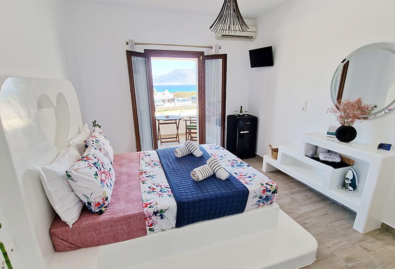 DOUBLE ROOM WITH DOUBLE BED